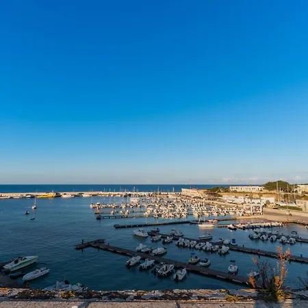 Hébergement de vacances Dimora Cariddi *